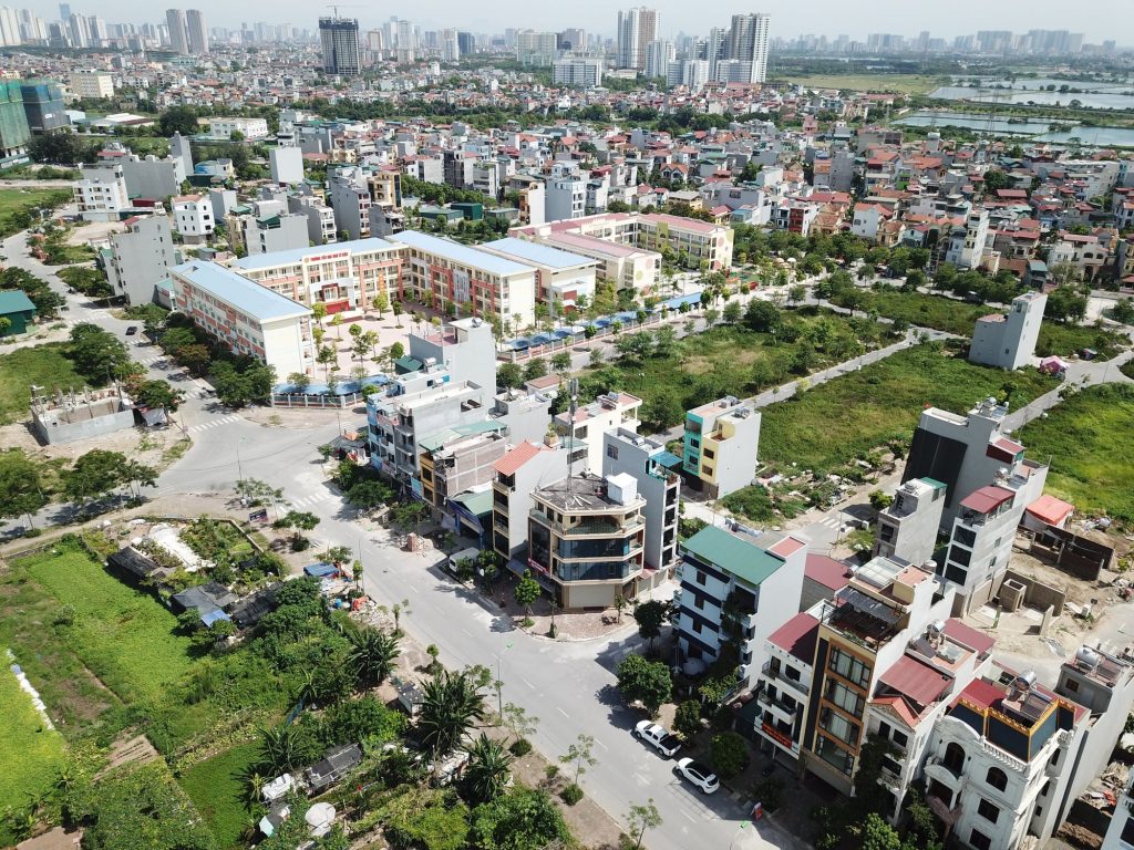 Đất xen kẹt là những thửa đất nhỏ nằm giữa khu dân cư, khu đô thị hoặc các công trình hiện hữu